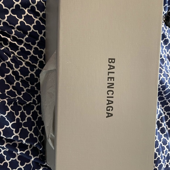 Balenciaga Slides - never worn.   In original box with dust covers. - Picture 8 of 8